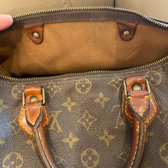 Authentic Vintage Louis Vuitton monogram Speedy 30 hand bag - Picture 8 of 16